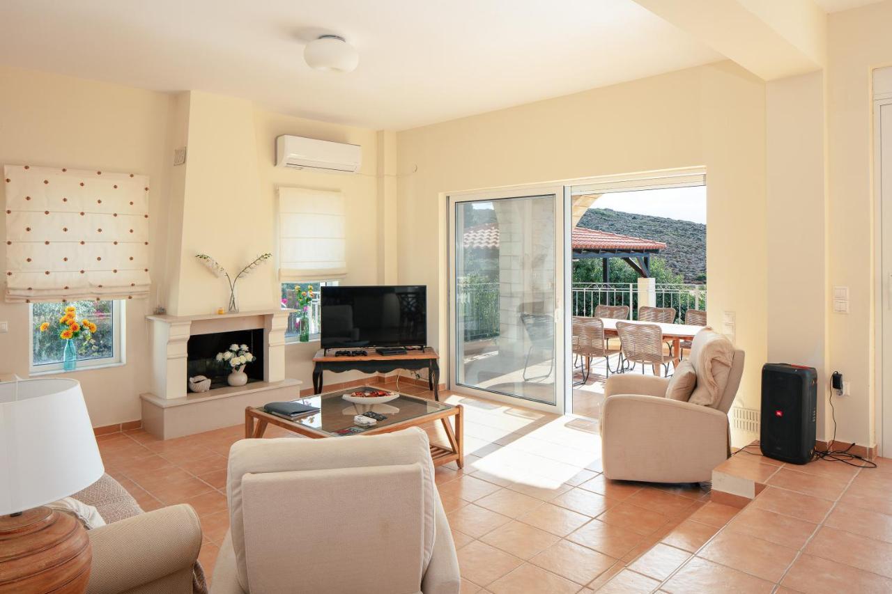 Lake And Sea Villa Tersanas Exterior foto