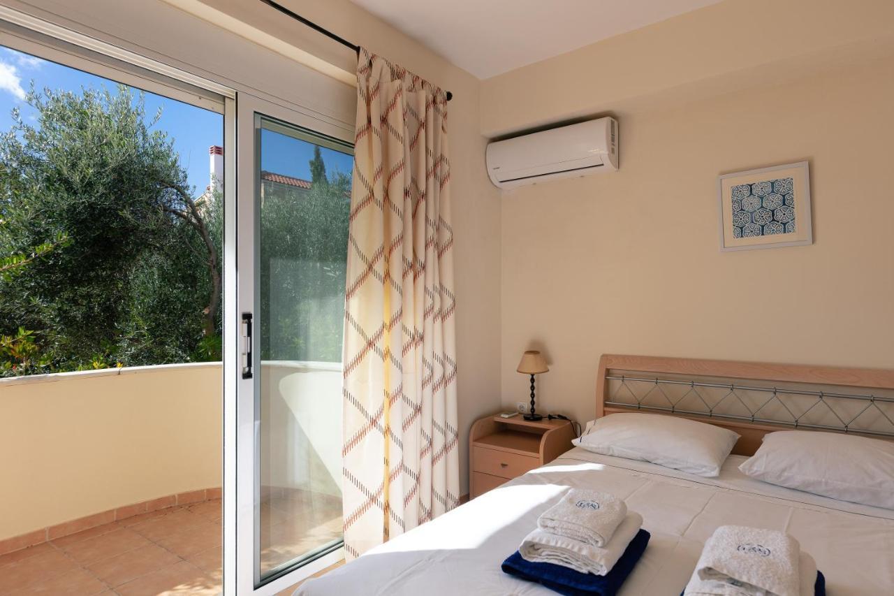 Lake And Sea Villa Tersanas Exterior foto